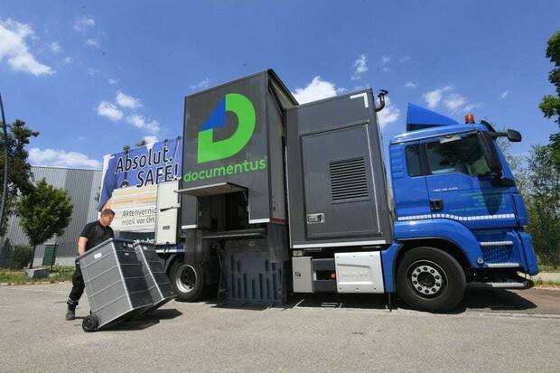 Vernichtungsfahrzeug Recyclinghof